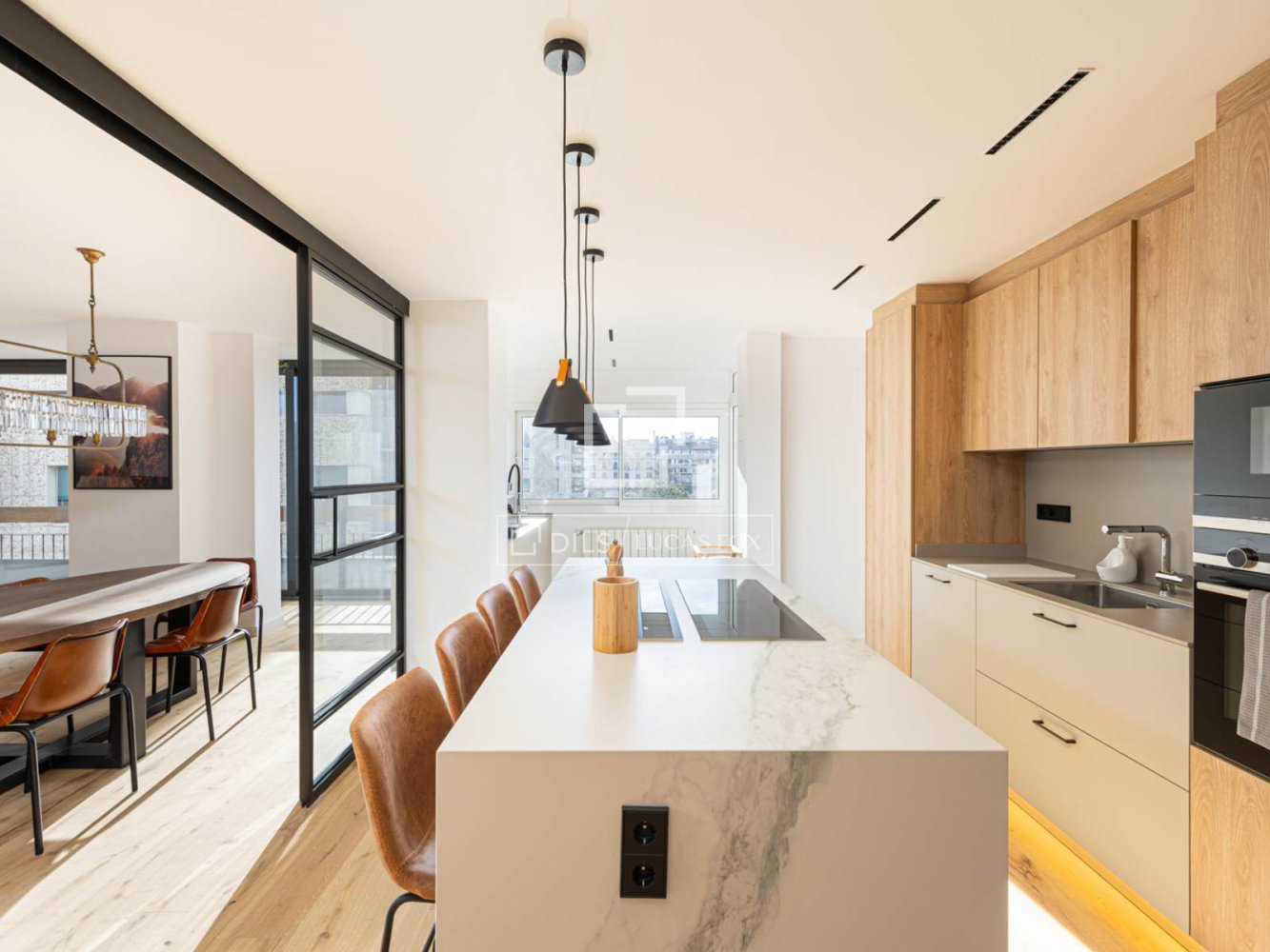 Huoneisto Barcelona, Espanja 5 makuuhuonetta, 210 m2 No. 197621