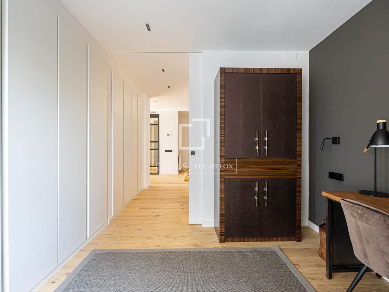 Huoneisto Barcelona, Espanja 5 makuuhuonetta, 210 m2 No. 197621