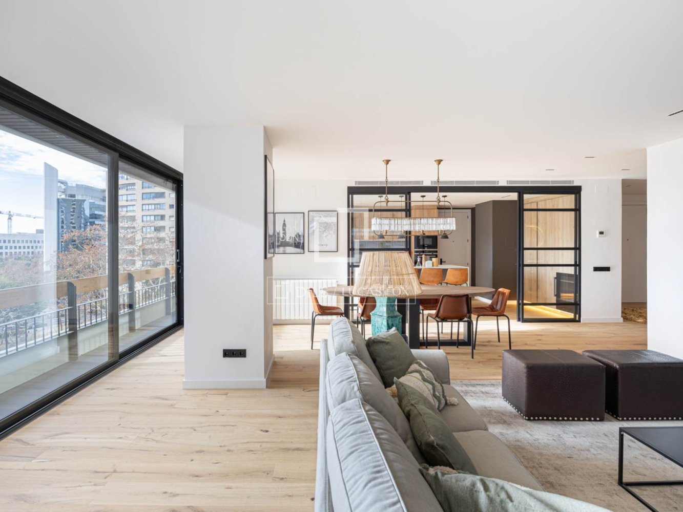Huoneisto Barcelona, Espanja 5 makuuhuonetta, 210 m2 No. 197621