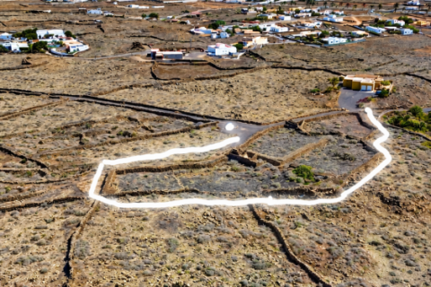 Land plot in La Oliva, Fuerteventura, Spain 4000 sq.m. No. 199517