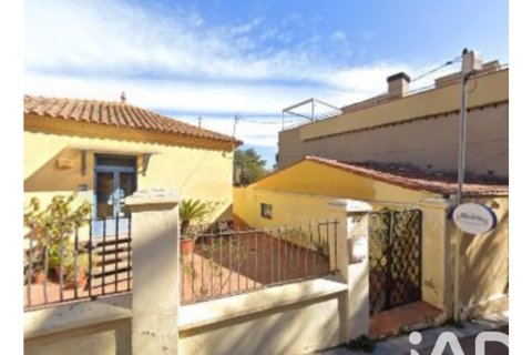 House in Barcelona, Spanien 300 m2 Nr. 198697