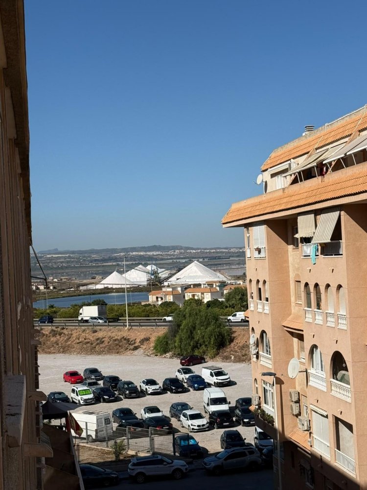 Apartment à Torrevieja, Alicante, Espagne 2 chambres, 58 m2 No. 197896