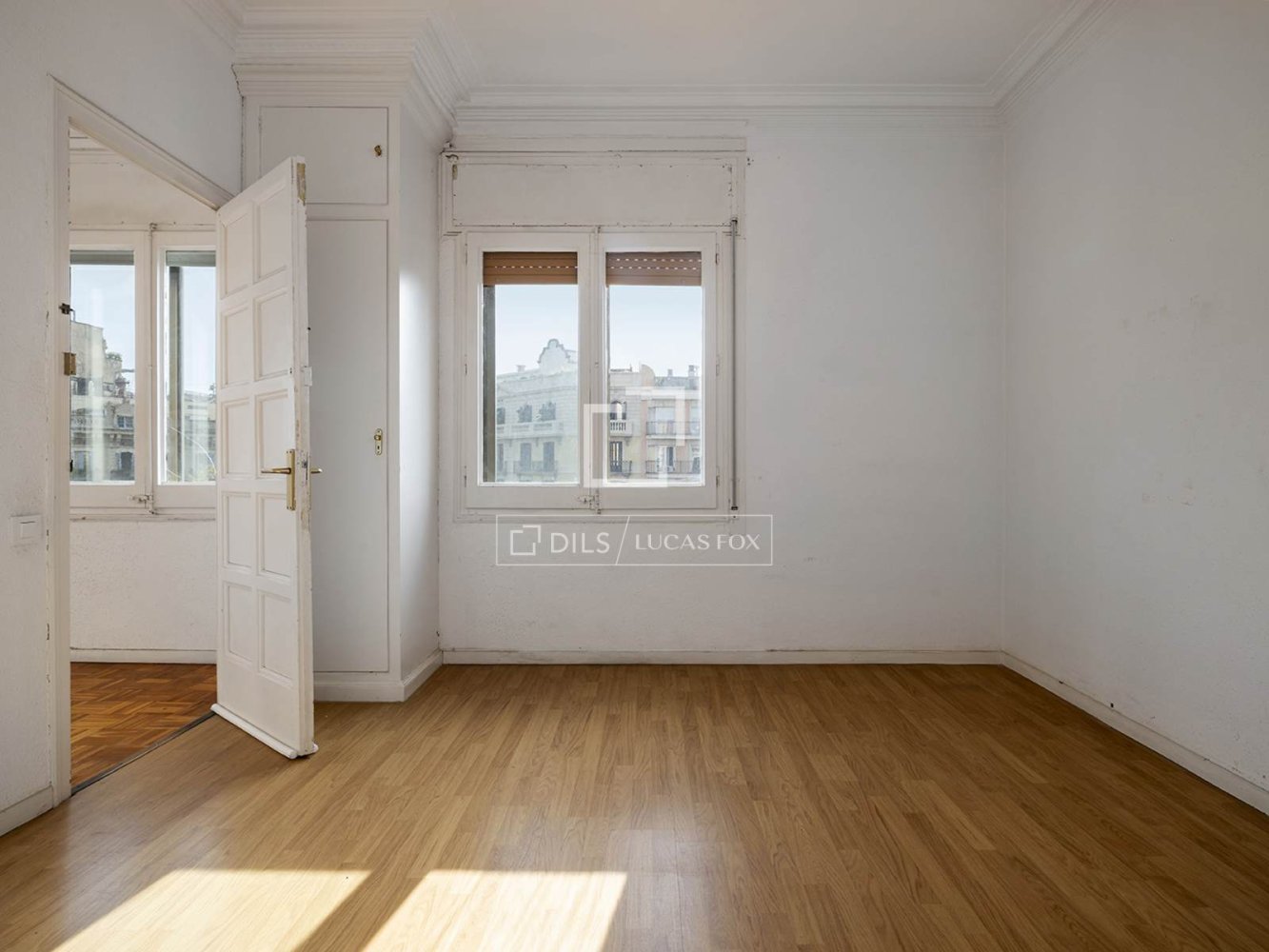 Apartment à Barcelona, Espagne 5 chambres, 130 m2 No. 200010