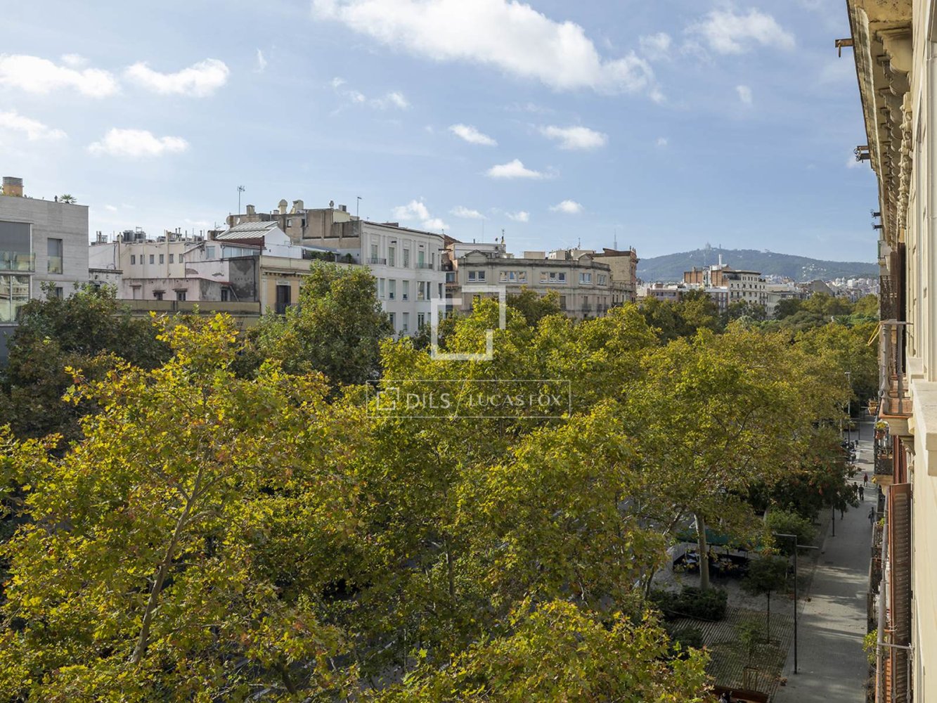 Apartment à Barcelona, Espagne 5 chambres, 130 m2 No. 200010