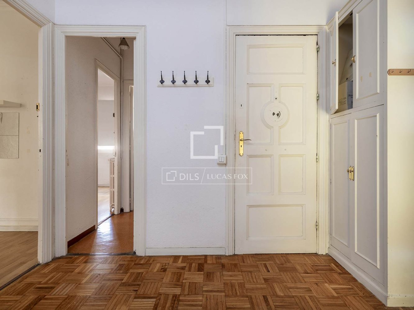 Apartment à Barcelona, Espagne 5 chambres, 130 m2 No. 200010