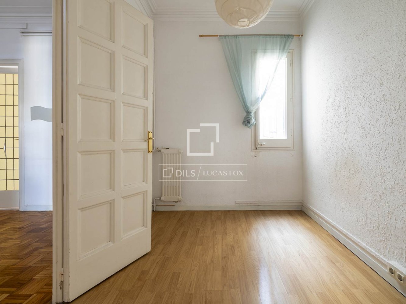 Apartment à Barcelona, Espagne 5 chambres, 130 m2 No. 200010