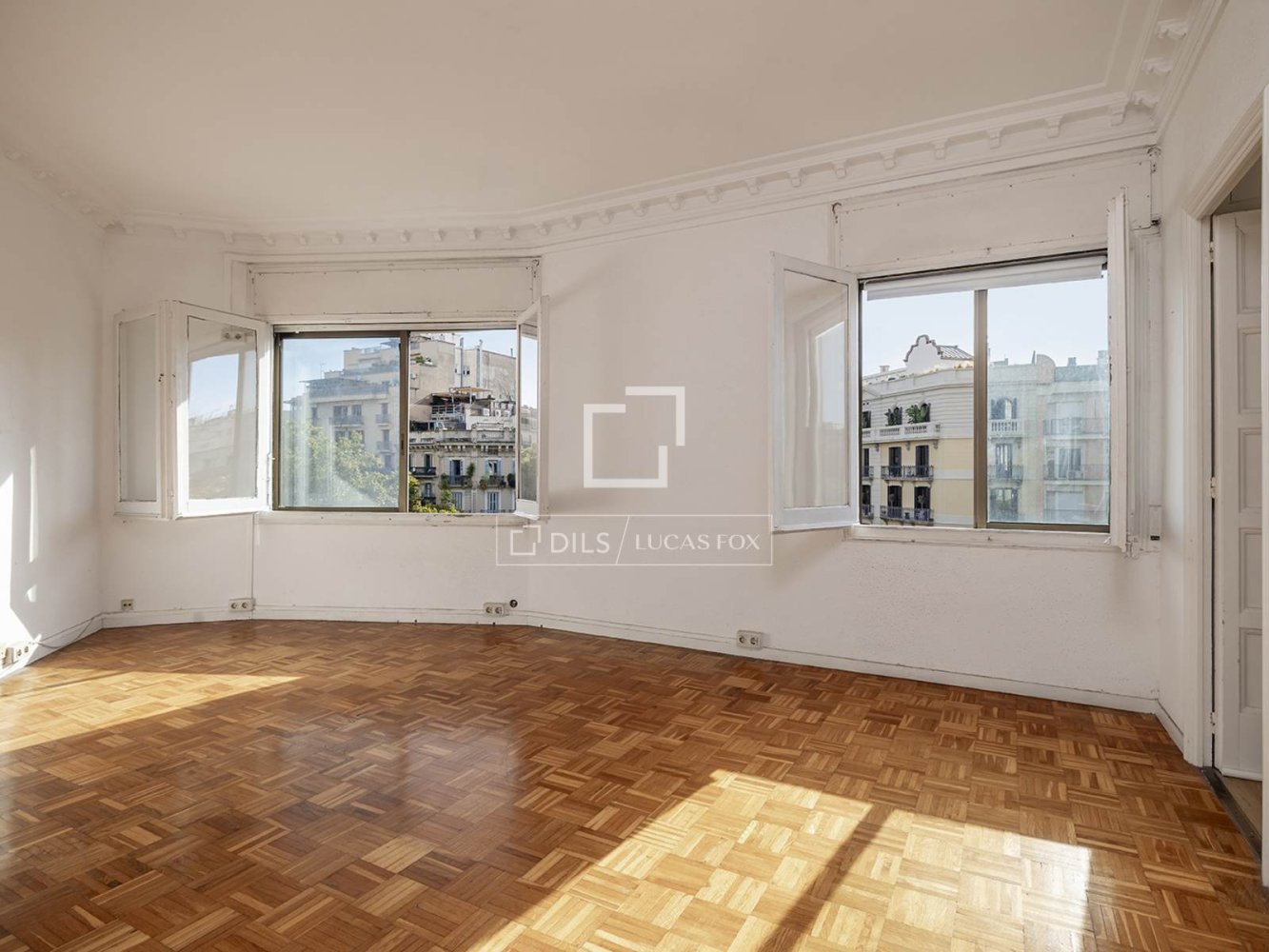 Apartment à Barcelona, Espagne 5 chambres, 130 m2 No. 200010