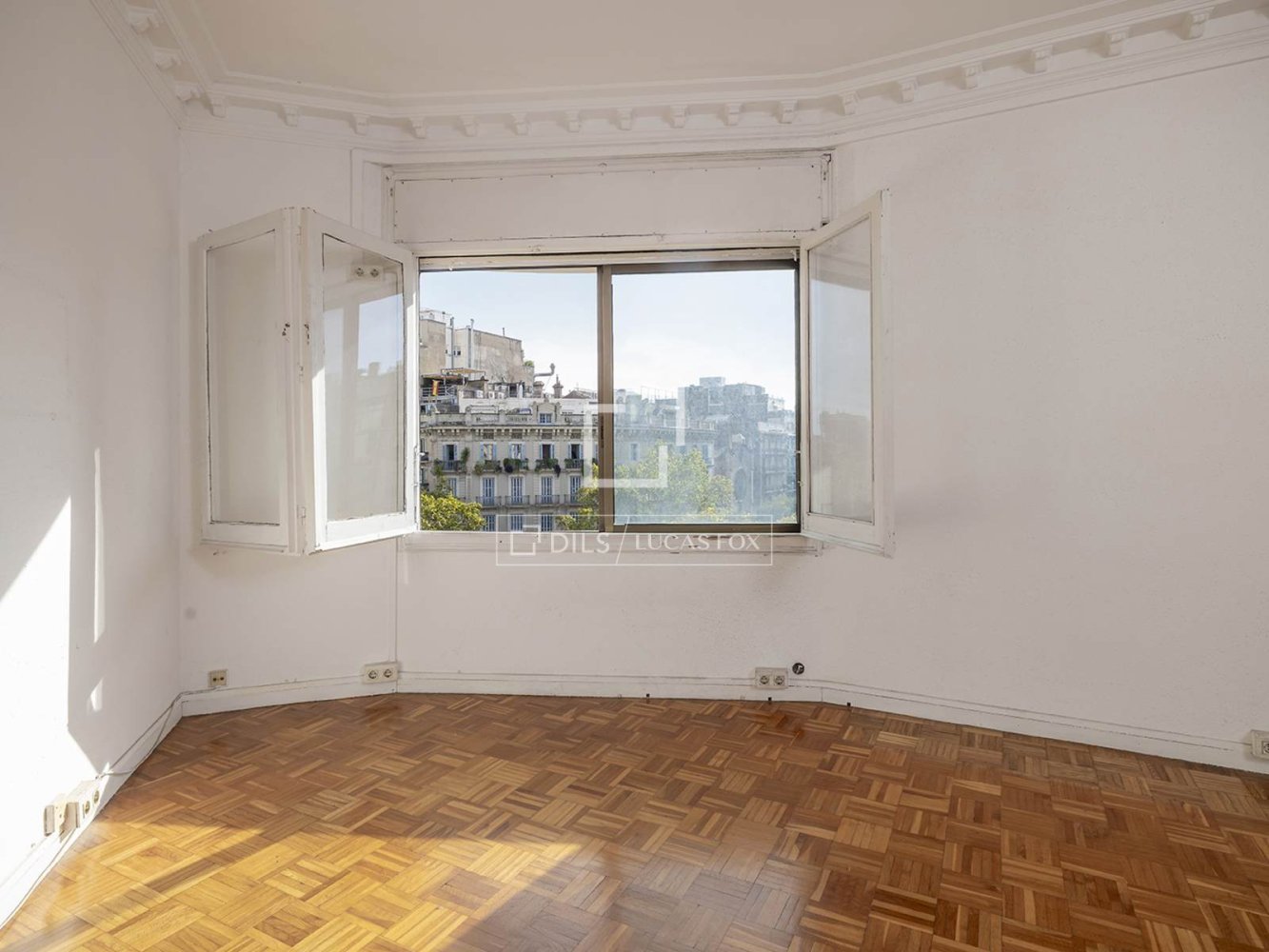 Apartment à Barcelona, Espagne 5 chambres, 130 m2 No. 200010