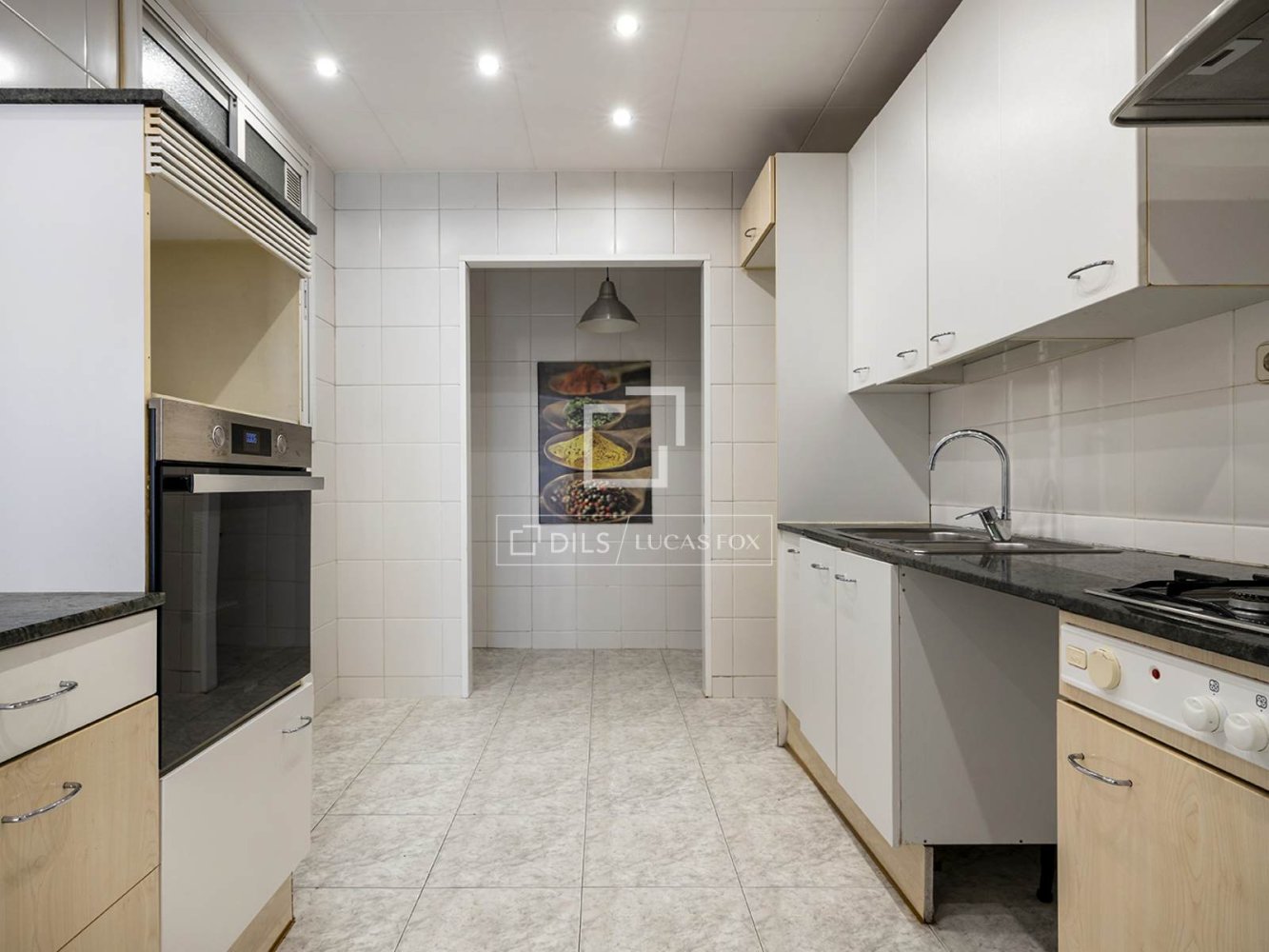 Apartment à Barcelona, Espagne 5 chambres, 130 m2 No. 200010