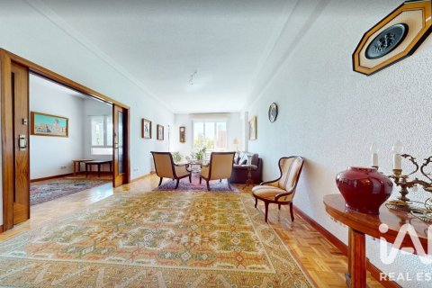 Appartamento a Madrid, Spagna 5 camere da letto, 207 mq. N° 197859