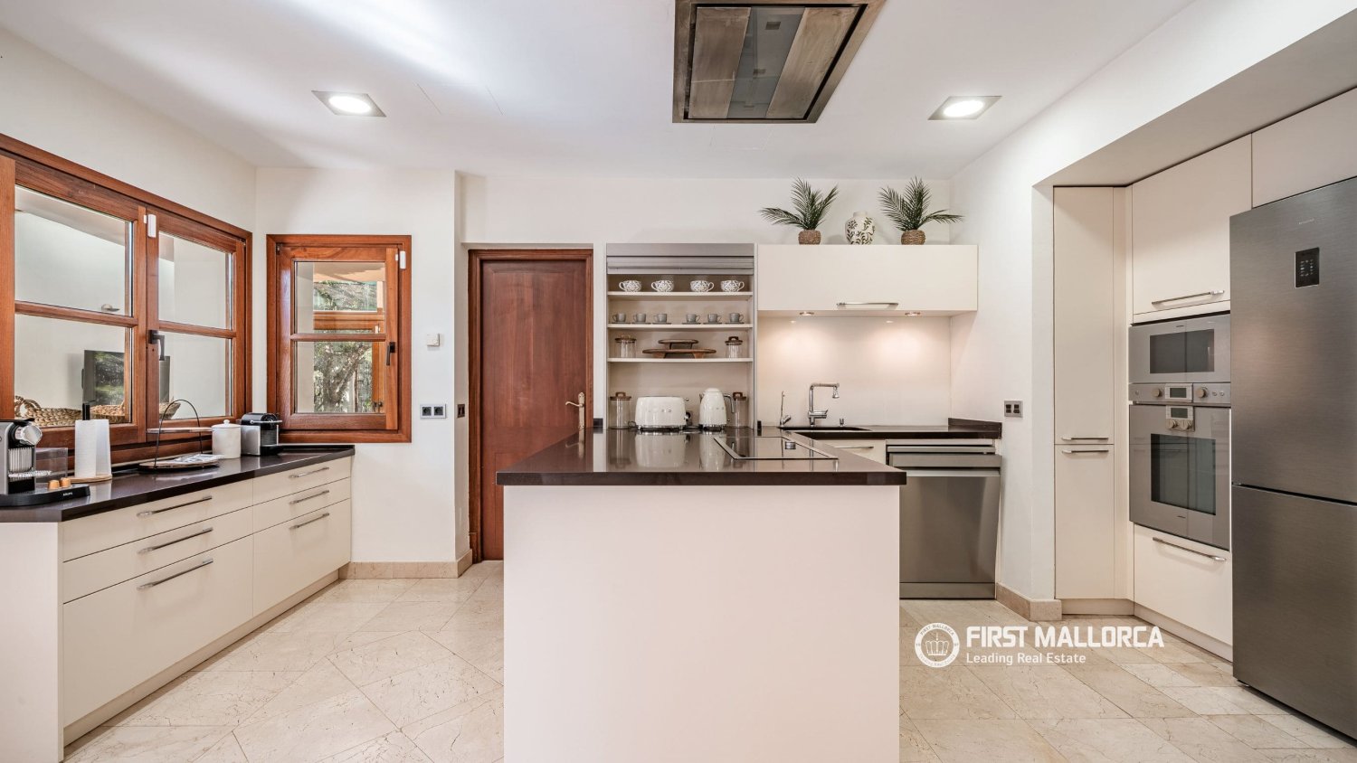 Villa in Nova Santa Ponsa, Mallorca, Spanien 4 Schlafzimmer, 310 m2 Nr. 199685