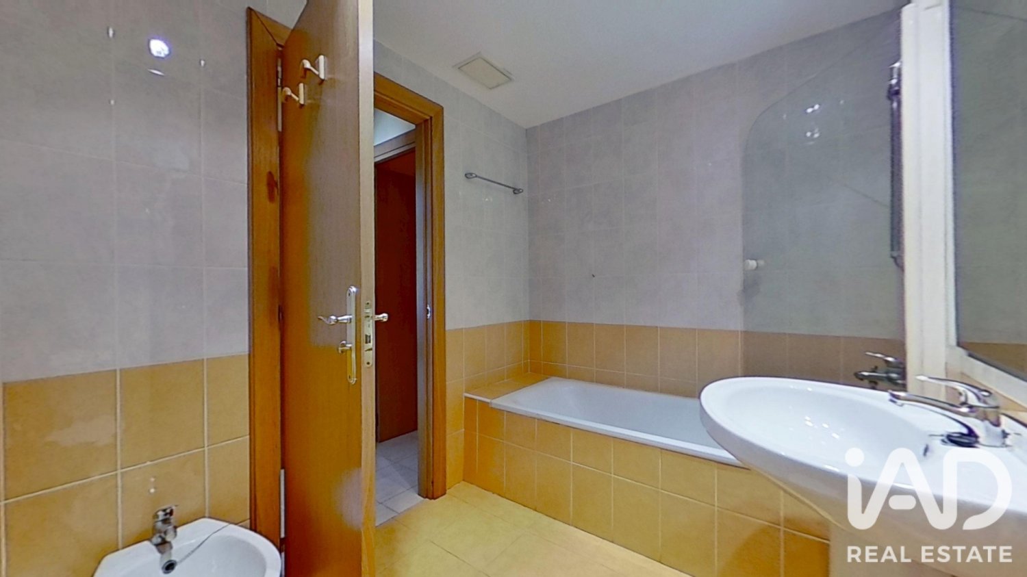 Dzīvoklis El Vendrell, Tarragona, Spānijā 3 istabas, 108 m2 Nr. 197812