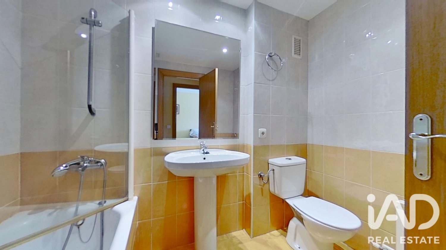 Dzīvoklis El Vendrell, Tarragona, Spānijā 3 istabas, 108 m2 Nr. 197812
