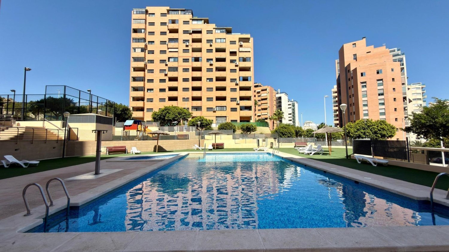 Apartamento en Finestrat, Alicante, España 2 dormitorios, 99 m2 No. 168364