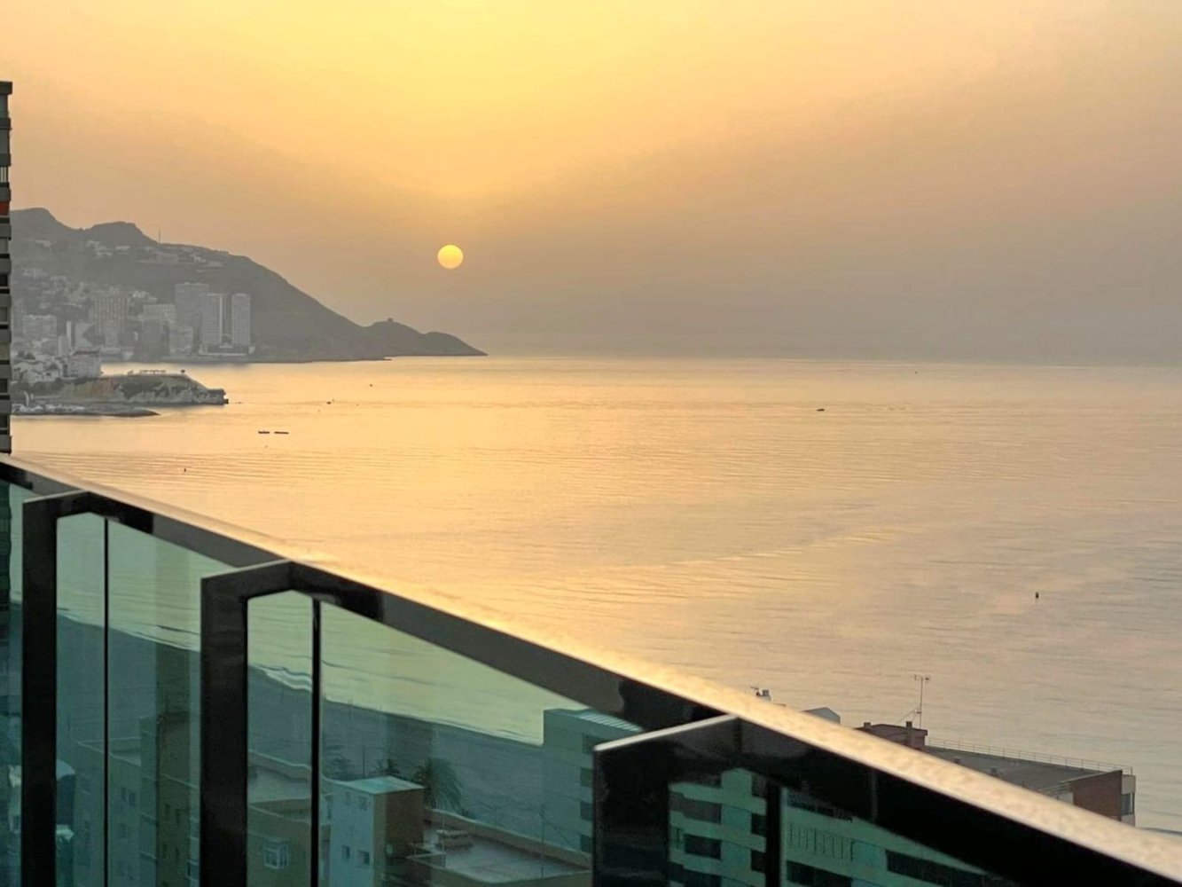 Apartamento en Benidorm, Alicante, España 2 dormitorios, 113 m2 No. 197965