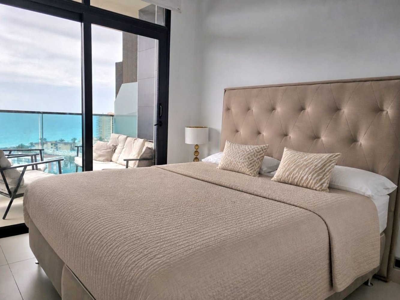 Apartamento en Benidorm, Alicante, España 2 dormitorios, 113 m2 No. 197965
