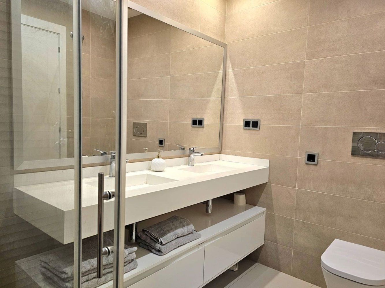Apartamento en Benidorm, Alicante, España 2 dormitorios, 113 m2 No. 197965