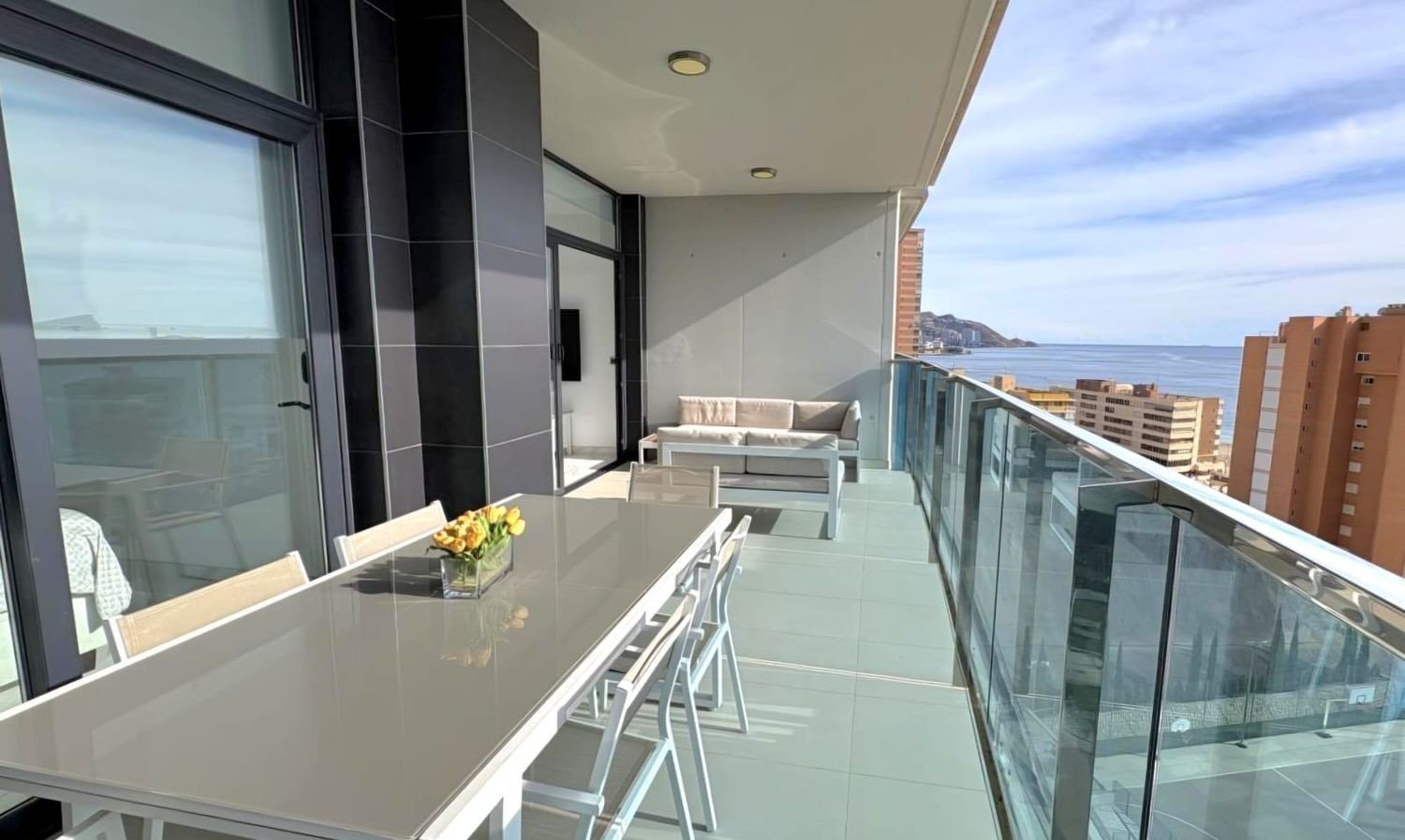 Apartamento en Benidorm, Alicante, España 2 dormitorios, 113 m2 No. 197965