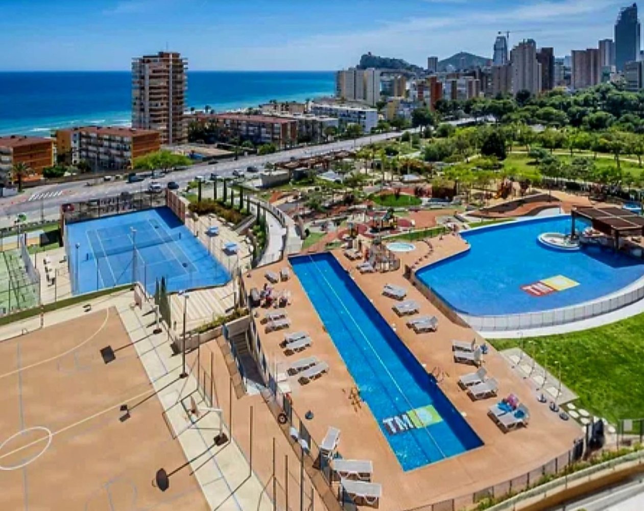 Apartamento en Benidorm, Alicante, España 2 dormitorios, 113 m2 No. 197965