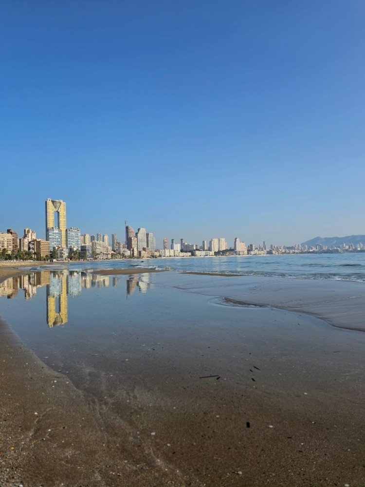 Apartamento en Benidorm, Alicante, España 2 dormitorios, 113 m2 No. 197965