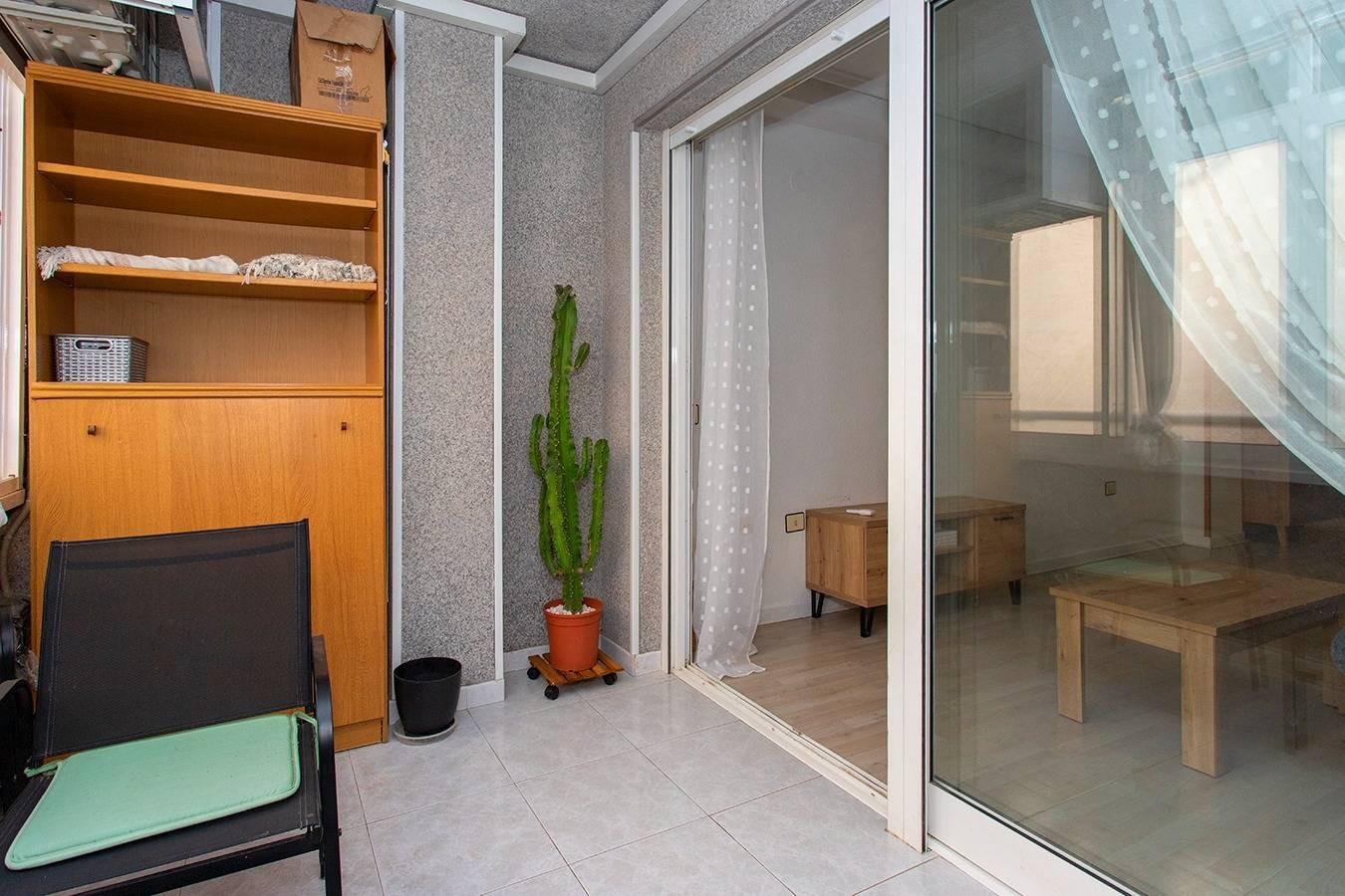 Apartment in Torrevieja, Alicante, Spain 2 bedrooms, 80 sq.m. No. 198092