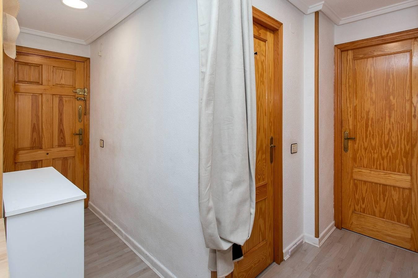 Apartment in Torrevieja, Alicante, Spain 2 bedrooms, 80 sq.m. No. 198092