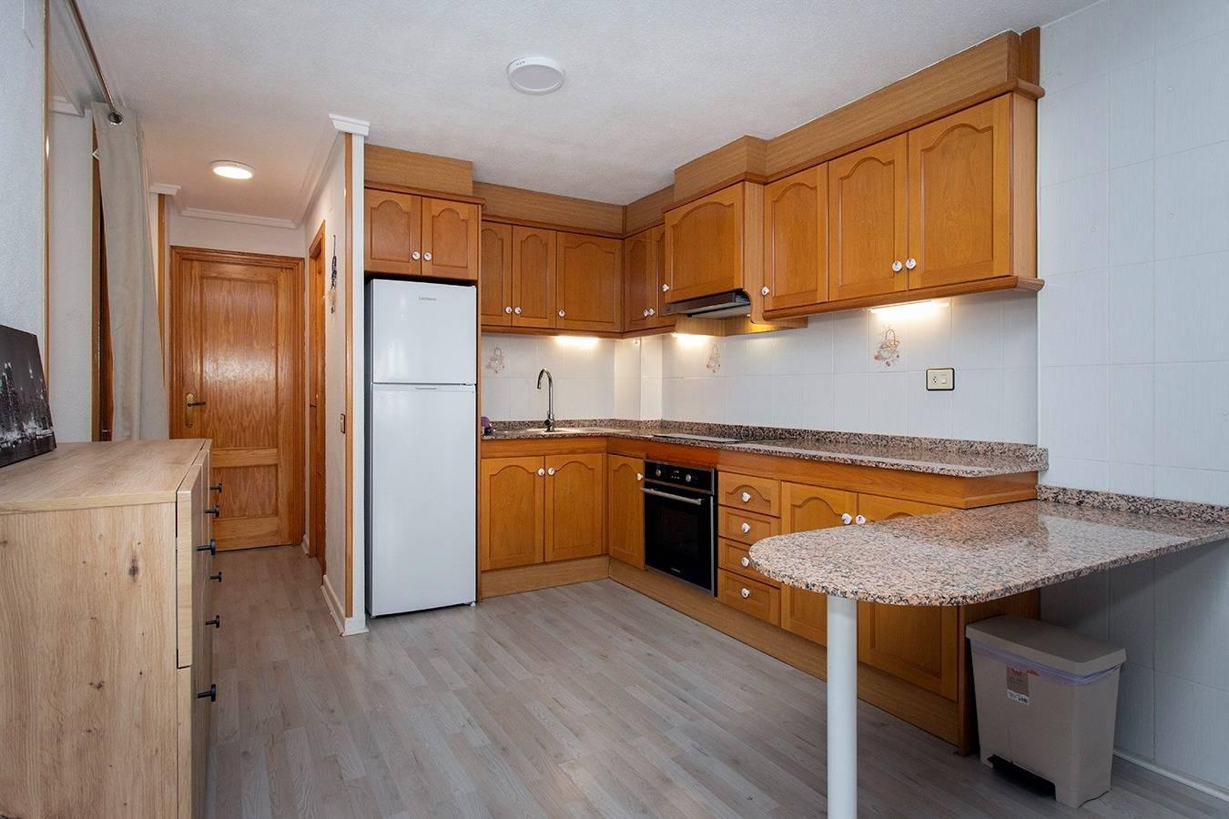Apartment in Torrevieja, Alicante, Spain 2 bedrooms, 80 sq.m. No. 198092