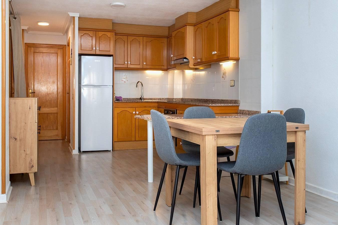 Apartment in Torrevieja, Alicante, Spain 2 bedrooms, 80 sq.m. No. 198092