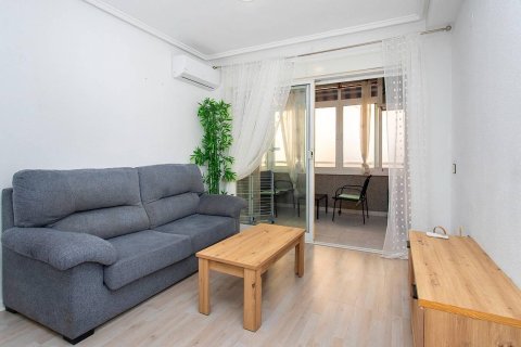 Apartment in Torrevieja, Alicante, Spain 2 bedrooms, 80 sq.m. No. 198092