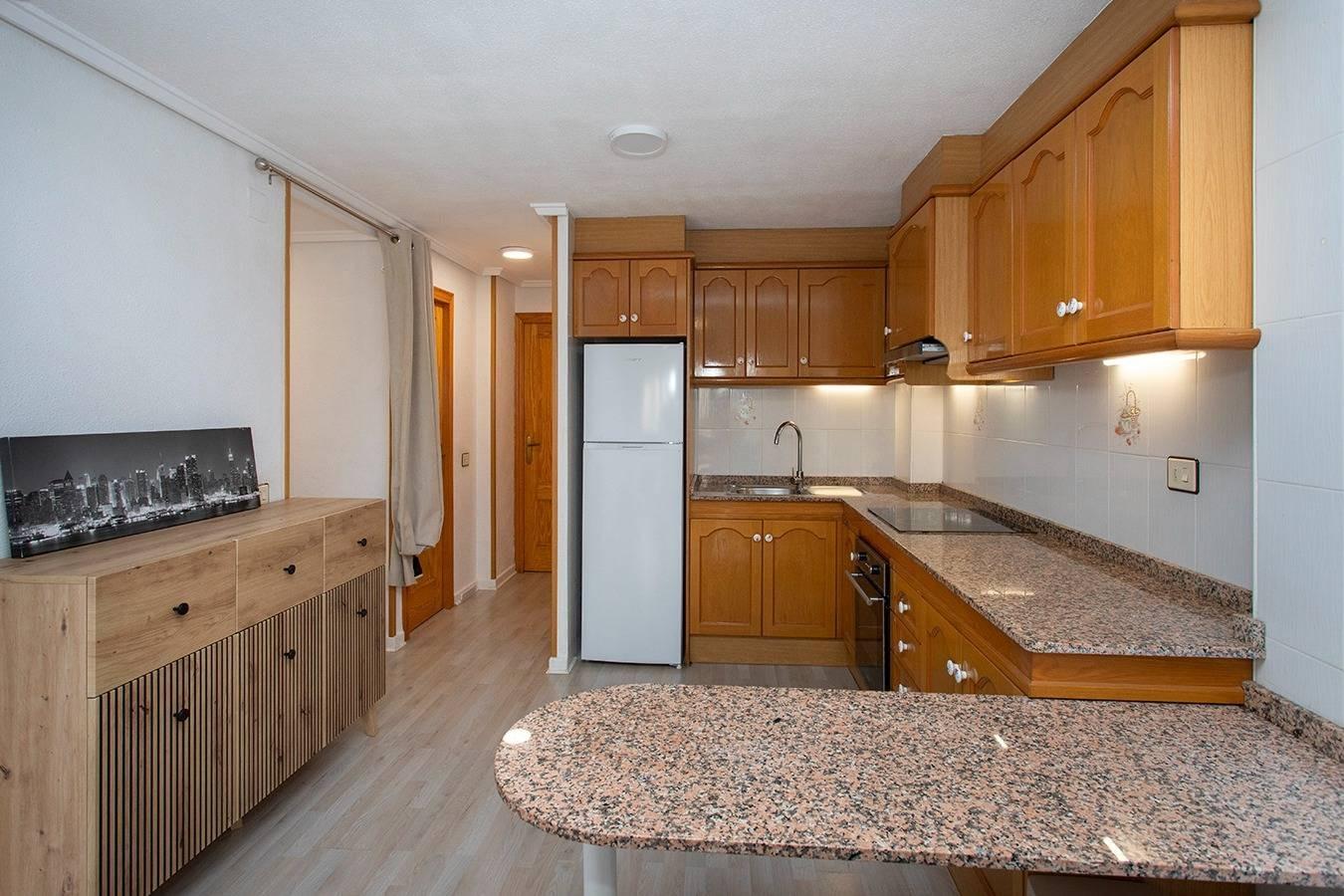 Apartment in Torrevieja, Alicante, Spain 2 bedrooms, 80 sq.m. No. 198092