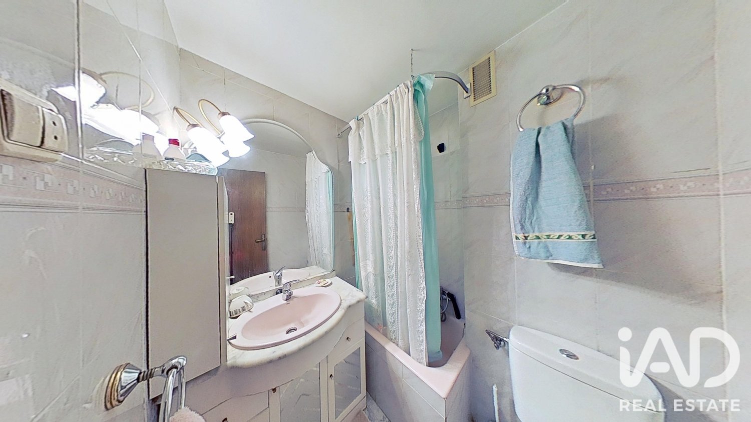 Apartment in Zaragoza, Spain 2 bedrooms, 58 sq.m. No. 197760