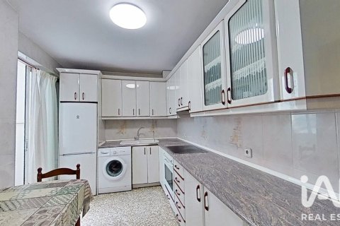Apartment in Zaragoza, Spain 2 bedrooms, 58 sq.m. No. 197760