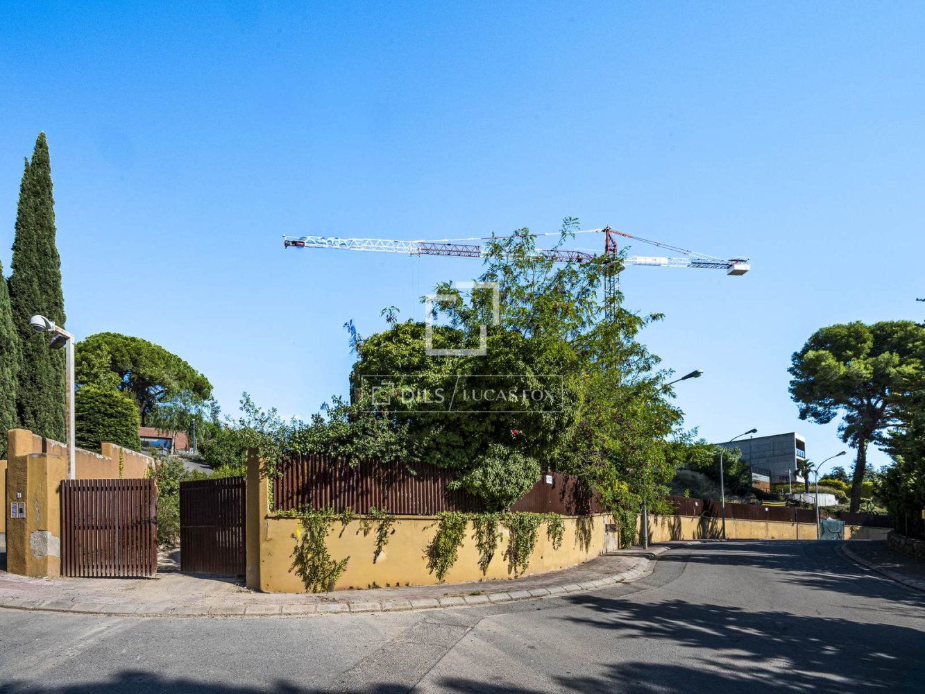Land plot in Bellaterra, Barcelona, Spain 6 bedrooms, 471 sq.m. No. 199166