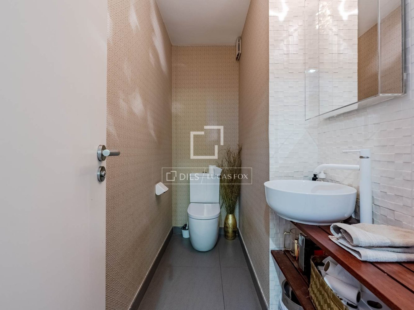 Villa in Esplugues de Llobregat, Barcelona, Spain 5 bedrooms, 354 sq.m. No. 195620