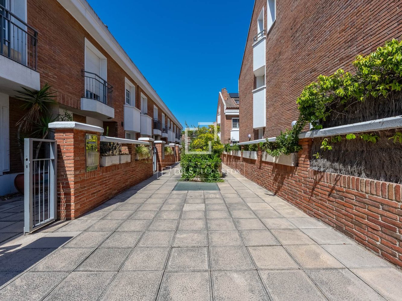 Villa in Esplugues de Llobregat, Barcelona, Spain 5 bedrooms, 354 sq.m. No. 195620