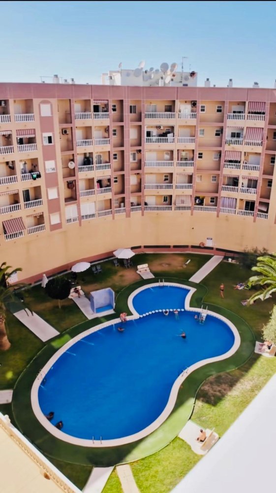 Apartamento en Torrevieja, Alicante, España 1 dormitorio, 59 m2 No. 198758
