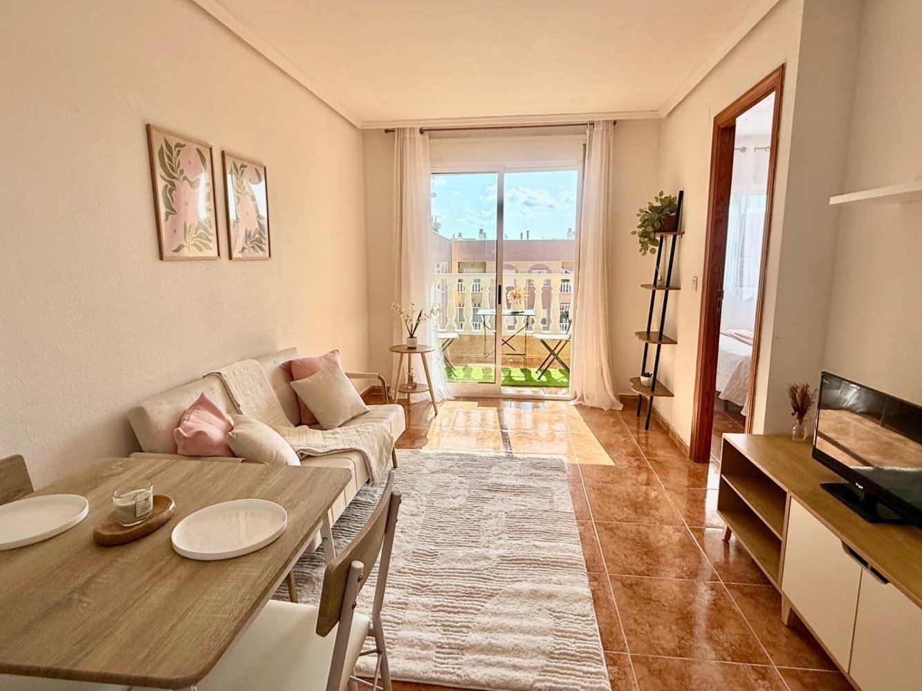 Apartamento en Torrevieja, Alicante, España 1 dormitorio, 59 m2 No. 198758
