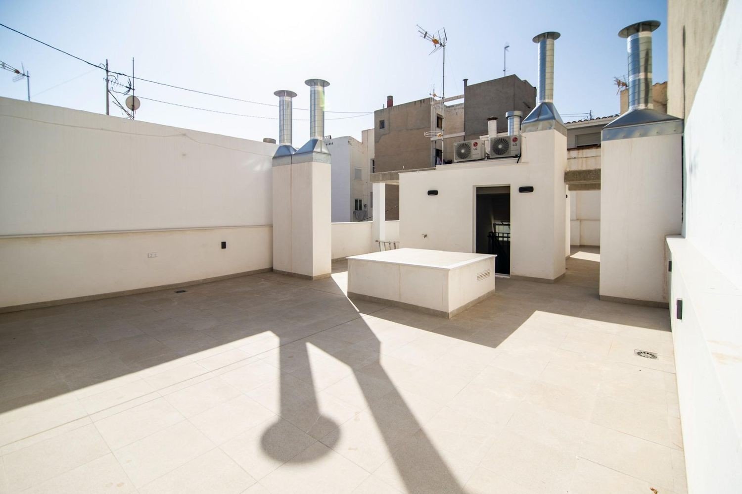 Propiedad comercial en Alicante, España 8 dormitorios, 712 m2 No. 198807