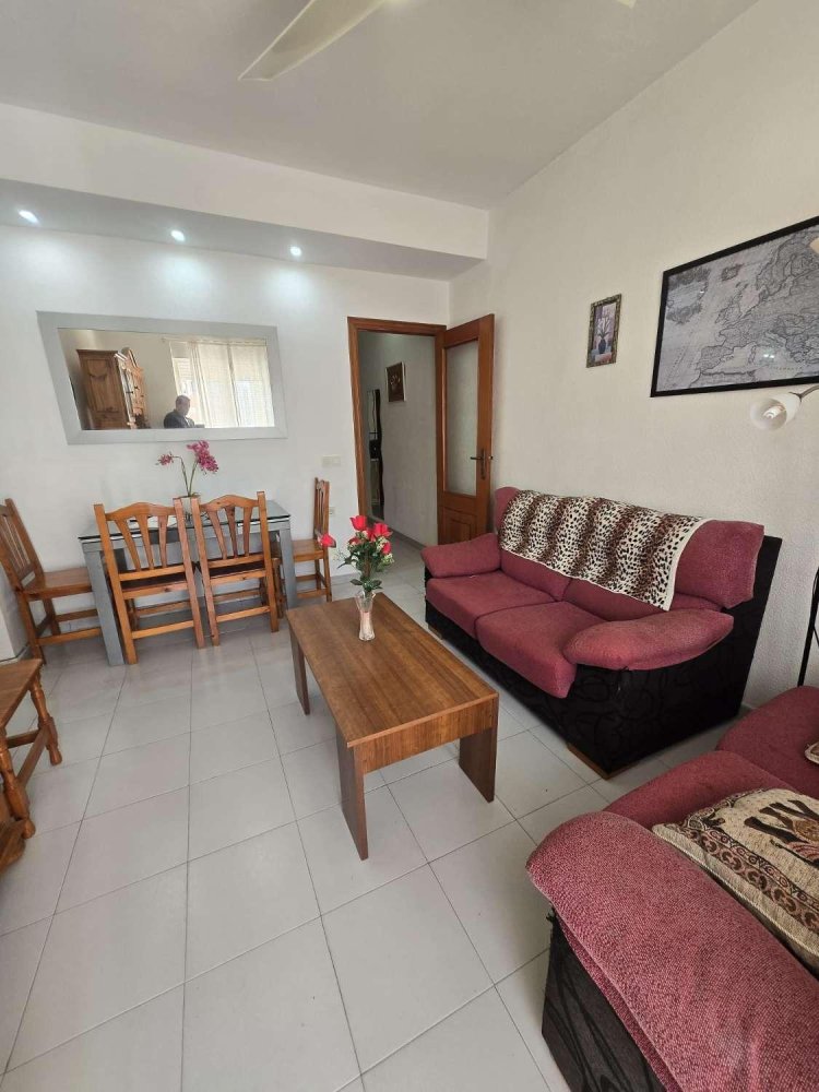 Apartment in Torrevieja, Alicante, Spain 3 bedrooms, 71 sq.m. No. 198091