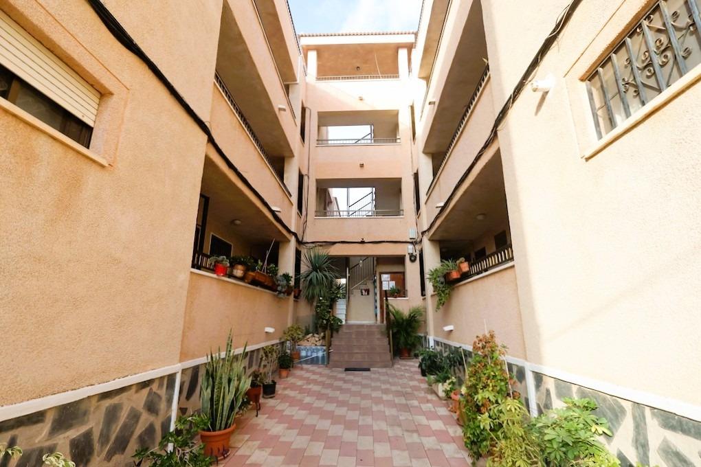 Apartamento en Torrevieja, Alicante, España 24 m2 No. 198756