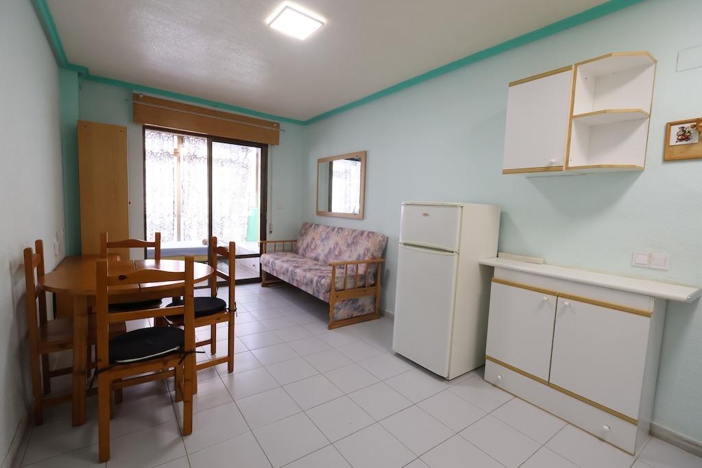 Apartamento en Torrevieja, Alicante, España 24 m2 No. 198756