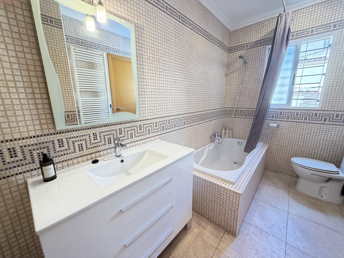 Villa in Cabo Roig, Alicante, Spanien 4 Schlafzimmer, 150 m2 Nr. 199759