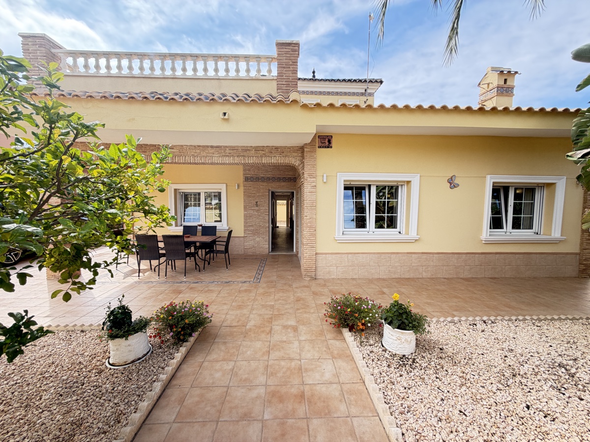 Villa in Cabo Roig, Alicante, Spanien 4 Schlafzimmer, 150 m2 Nr. 199759