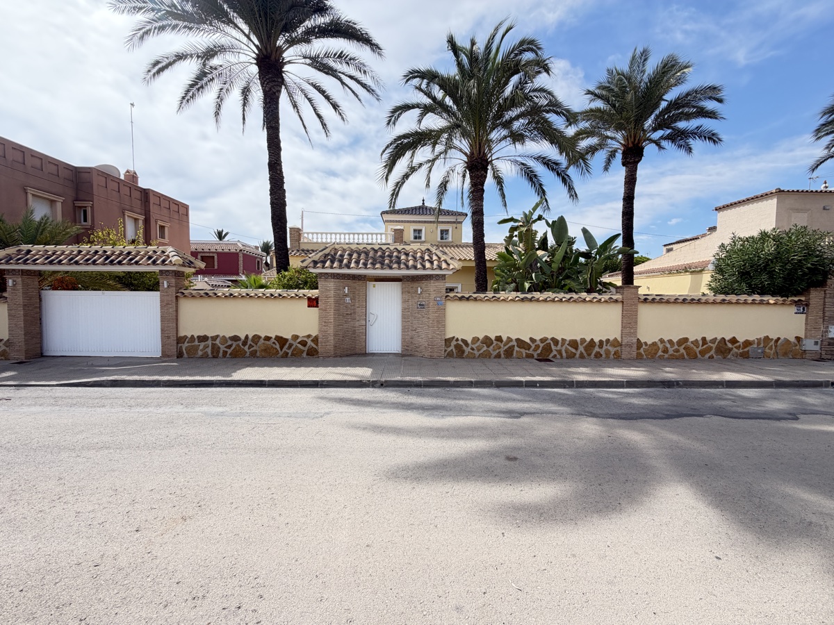 Villa in Cabo Roig, Alicante, Spanien 4 Schlafzimmer, 150 m2 Nr. 199759