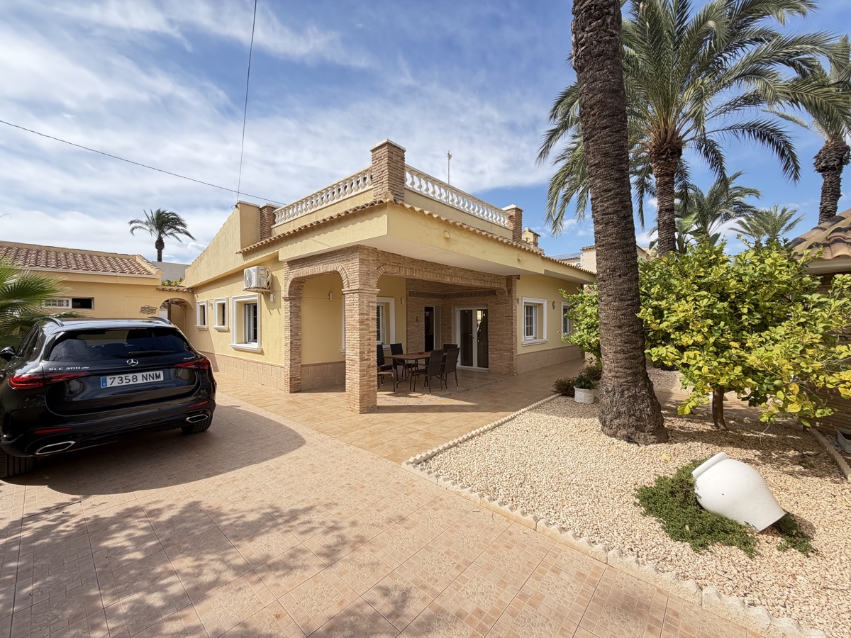 Villa in Cabo Roig, Alicante, Spanien 4 Schlafzimmer, 150 m2 Nr. 199759