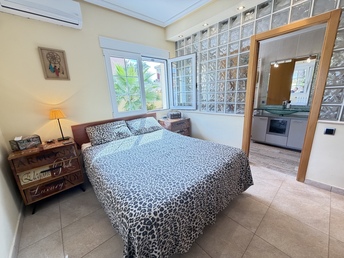 Villa in Cabo Roig, Alicante, Spanien 4 Schlafzimmer, 150 m2 Nr. 199759