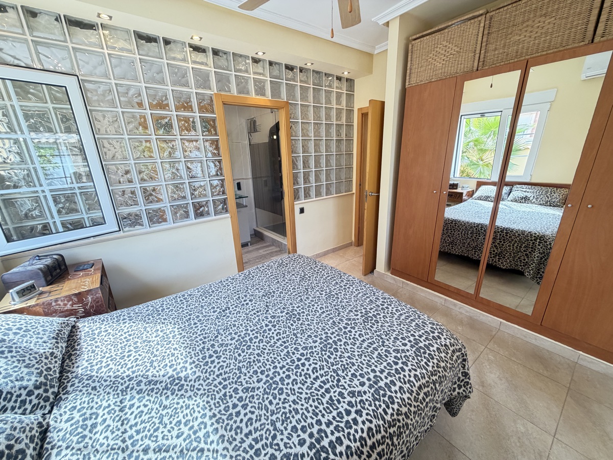 Villa in Cabo Roig, Alicante, Spanien 4 Schlafzimmer, 150 m2 Nr. 199759