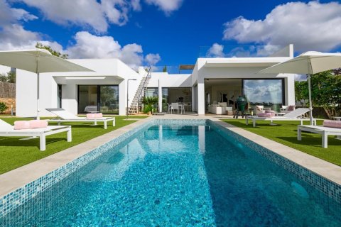Villa a Orihuela, Alicante, Spagna 3 camere da letto, 191 mq. N° 197216