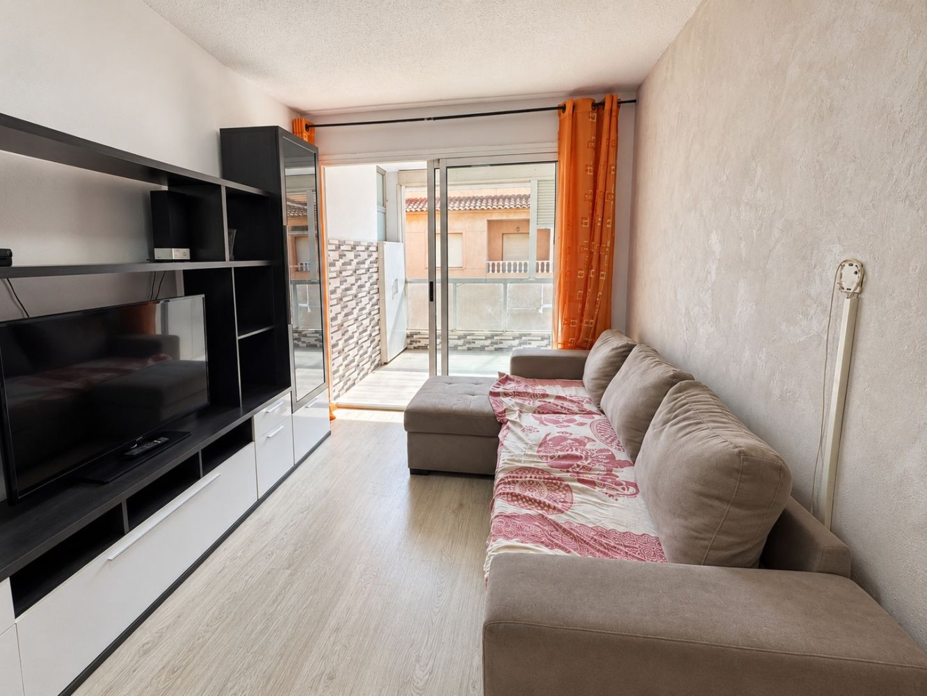 Apartamento en Torrevieja, Alicante, España 78 m2 No. 198747