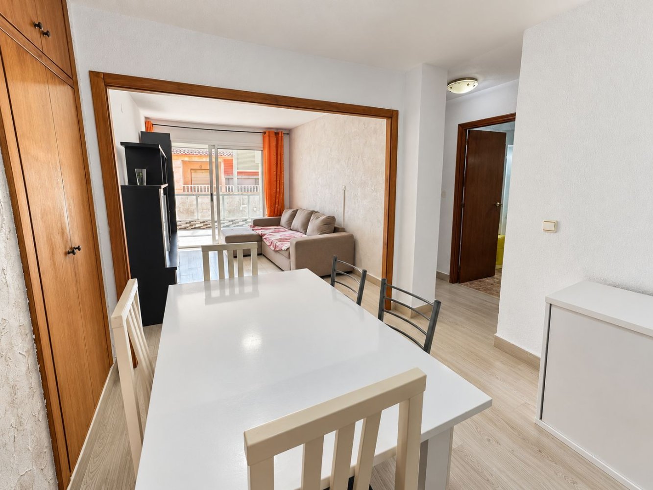 Apartamento en Torrevieja, Alicante, España 78 m2 No. 198747